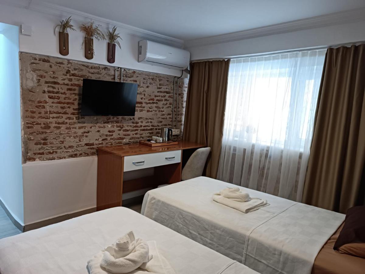 Otelia Pansiyon Ayvalı Exterior foto