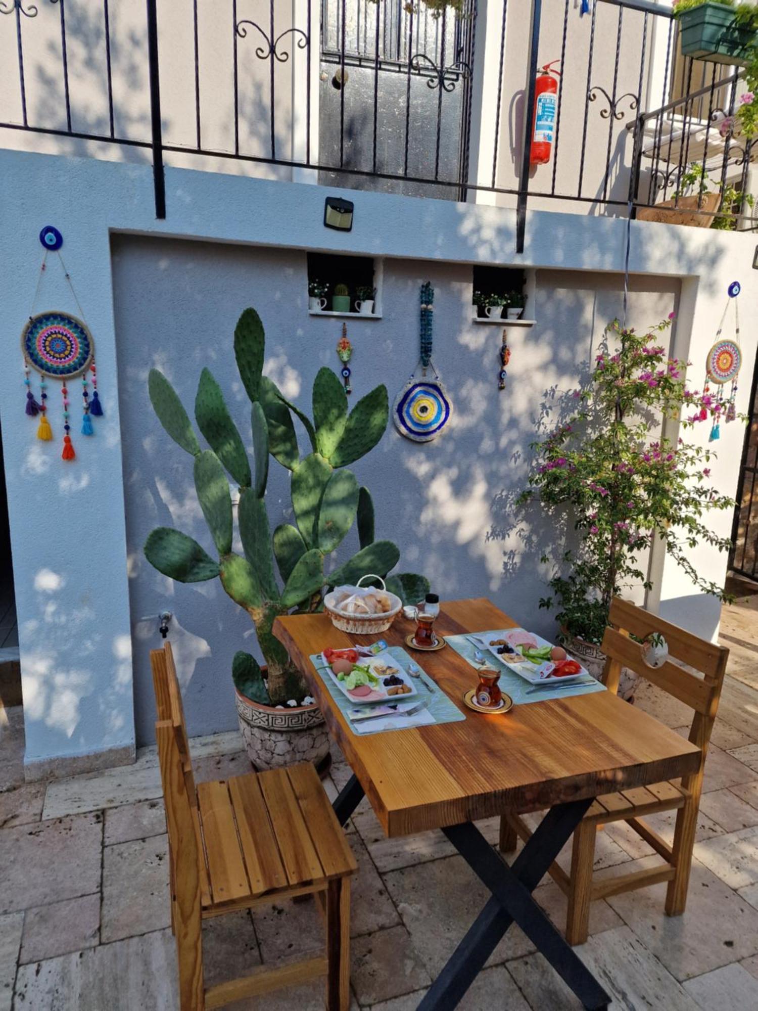 Otelia Pansiyon Ayvalı Exterior foto