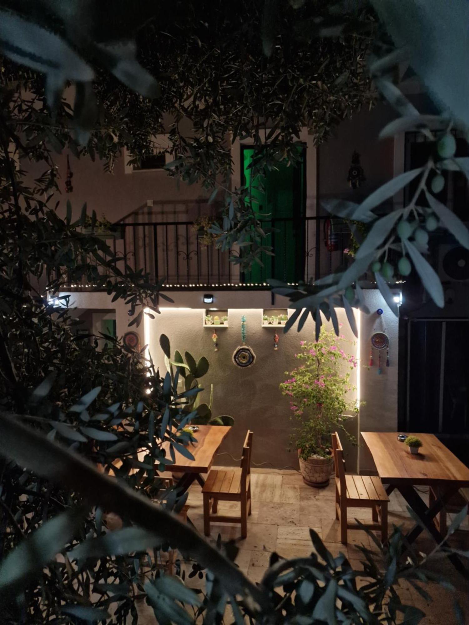 Otelia Pansiyon Ayvalı Exterior foto